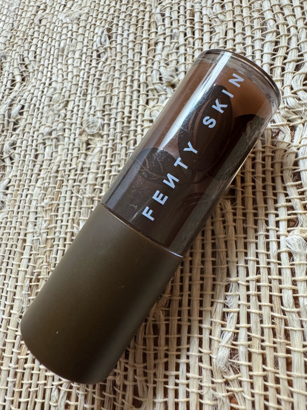 Fenty Treatz Hydrating + Strengthening Lip Oil in Cacao New without Box - Picture 10 of 10